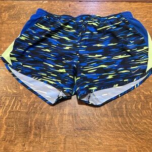 Nike women’s running‎ shorts sz large funky print